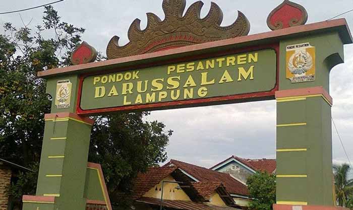 10. Pondok Pesantren Darussalam