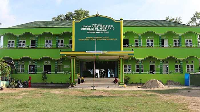 12. Pondok Pesantren Roudlatul Quran