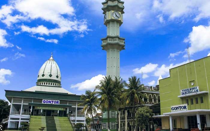 13. Pondok Pesantren Darussalam Gontor 8 9