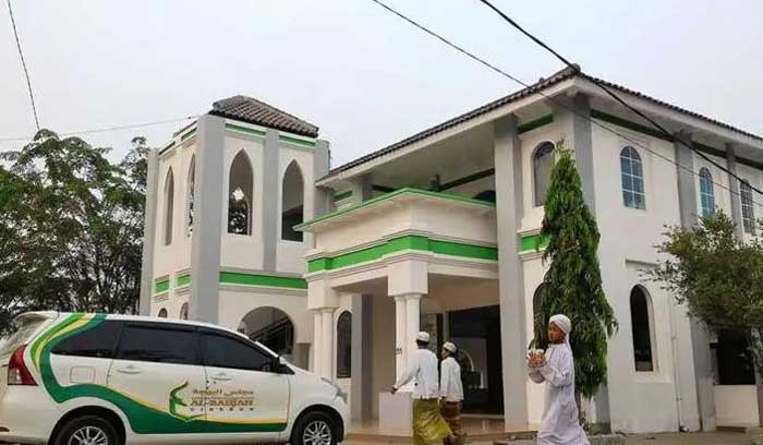 14. Ponpes Modern Buntet Cirebon