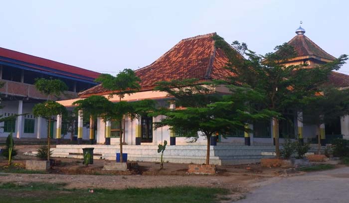 2. Pondok Pesantren Darussaadah