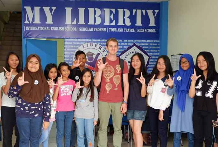 4. Kursus Bahasa Inggris My Liberty