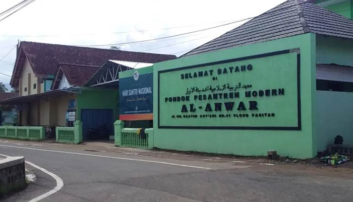 8. Pondok Pesantren Modern Al Anwar Sarang