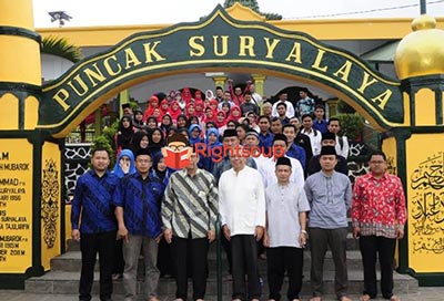 14. Pondok Pesantren Suryalaya