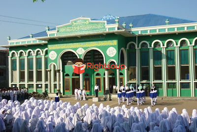 19. Pondok Pesantren Al Bahroniah