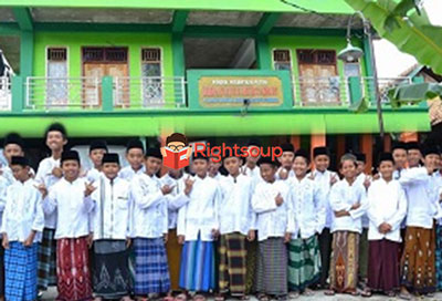 4. Pondok Pesantren Hidayatul Mubtadiin Kebumen