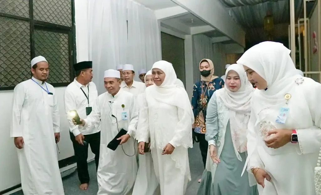 Biaya Seragam Pondok Pesantren Assalafi Al Fithrah Surabaya
