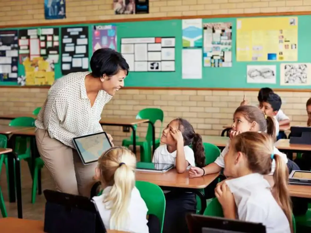 Tunjangan Guru Sekolah Internasional